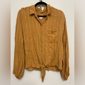 American Eagle Outfitters women’s large top